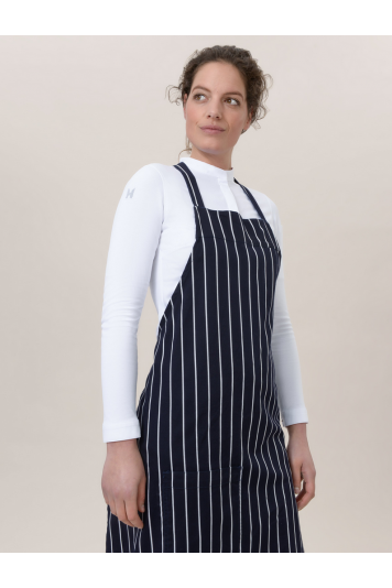 Immagini Stock - Una Donna In Un Grembiule Da Cucina Chef Lavora Nella  Cucina Cuoco In Uniforme Abbigliamento Protettivo Lavoro Nel Servizio Di  Ristorazione Grembiule Professionale In Tessuto Verde Abbigliamento Casual.  Image